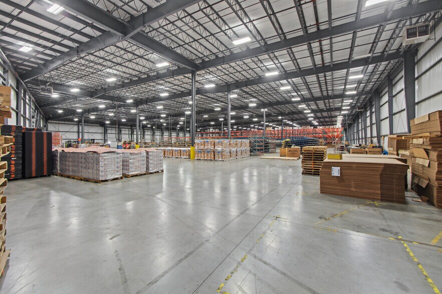 More Photos Of 2435 Schultz Rd, Neenah Warehouse For Lease