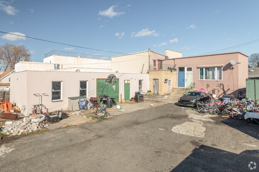 Primary Photo Of 45 Jewett Ave, Staten Island Service For Sale