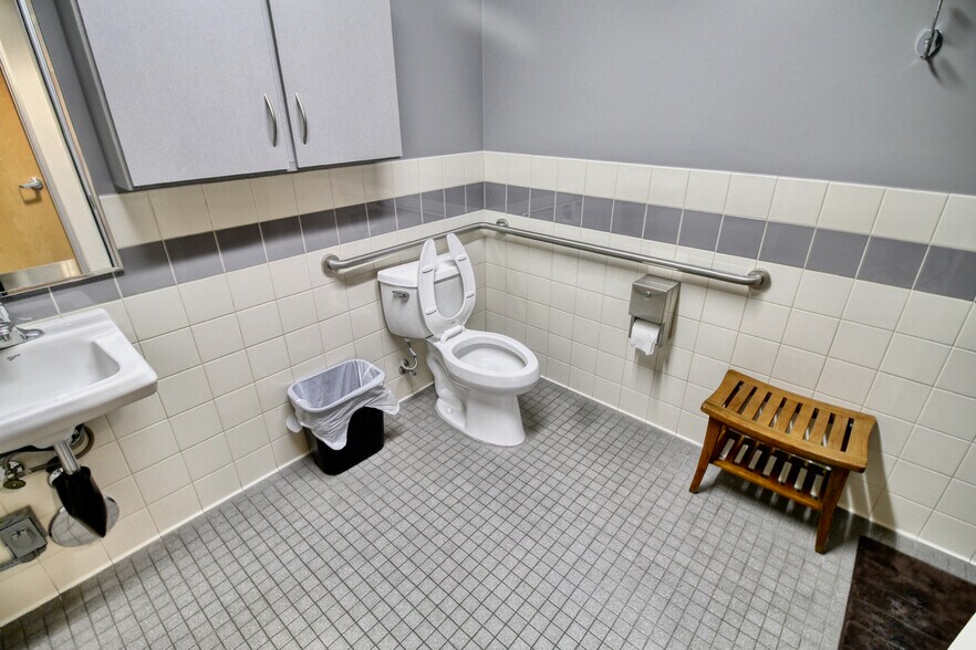 More Photos Of 3600-3608 Ocean Ranch Blvd, Oceanside Warehouse For Sale
