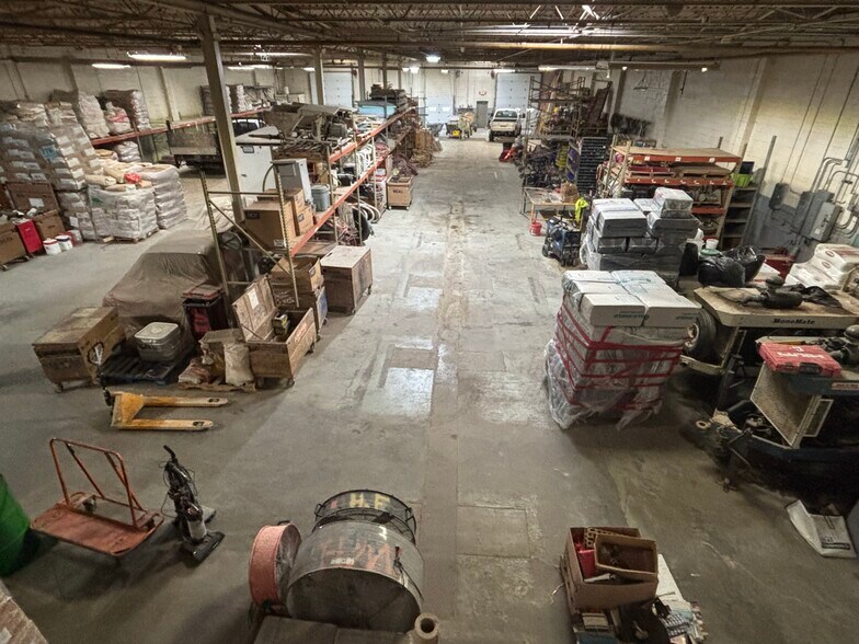 More Photos Of 24400 Capitol St, Redford Township Manufacturing For Sale