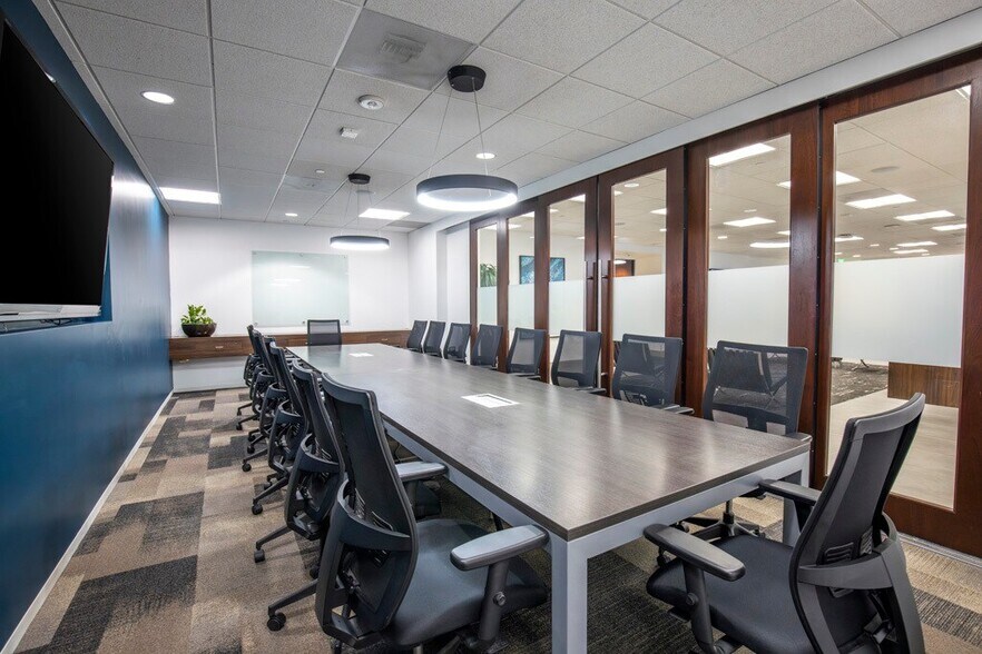 More Photos Of 600 W Broadway, San Diego Coworking Space