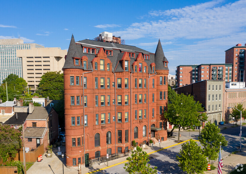 Primary Photo Of 868 Park Ave, Baltimore Hotel For Sale