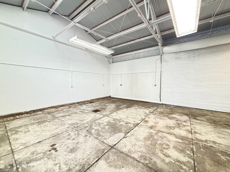 More Photos Of 1731 Leslie St, San Mateo Warehouse For Lease