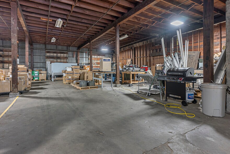 More Photos Of 2451 NW 28th Ave, Portland Manufacturing For Sale