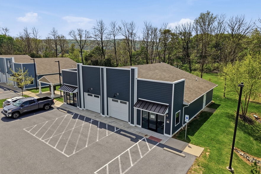More Photos Of 8520 Allentown Pike, Blandon Unknown For Lease