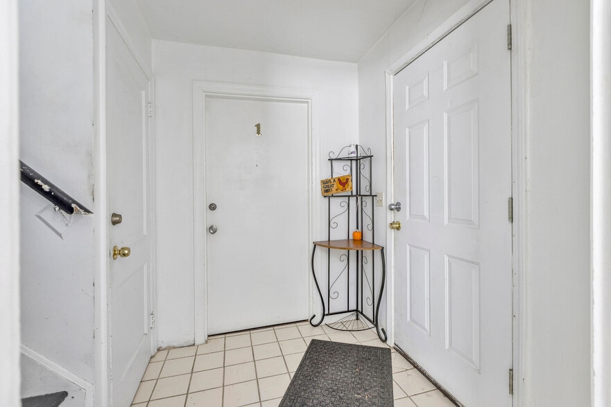 More Photos Of 7119 Eastlawn Dr, Cincinnati Apartments For Sale