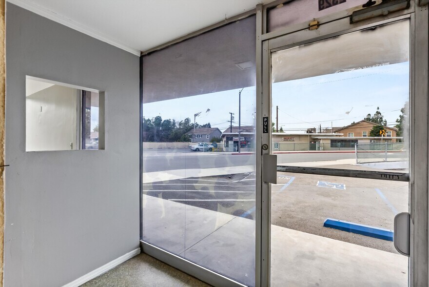 More Photos Of 2329-2335 W Sequoia Ave, Anaheim Storefront Retail Office For Lease