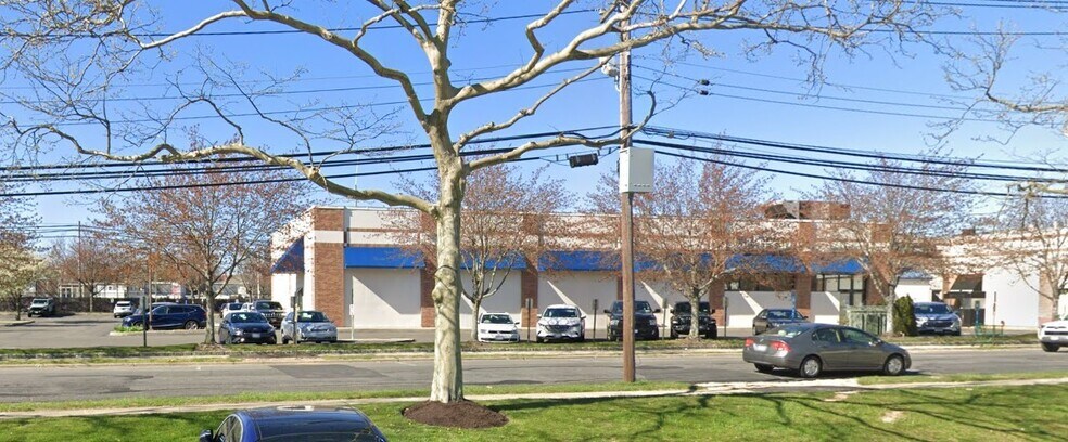 More Photos Of 4-18 Indian Head Rd, Kings Park Unknown For Lease
