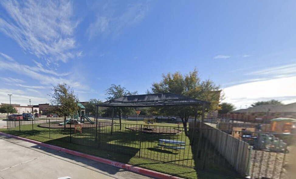 More Photos Of 800 W Eldorado Pky, Little Elm Unknown For Lease