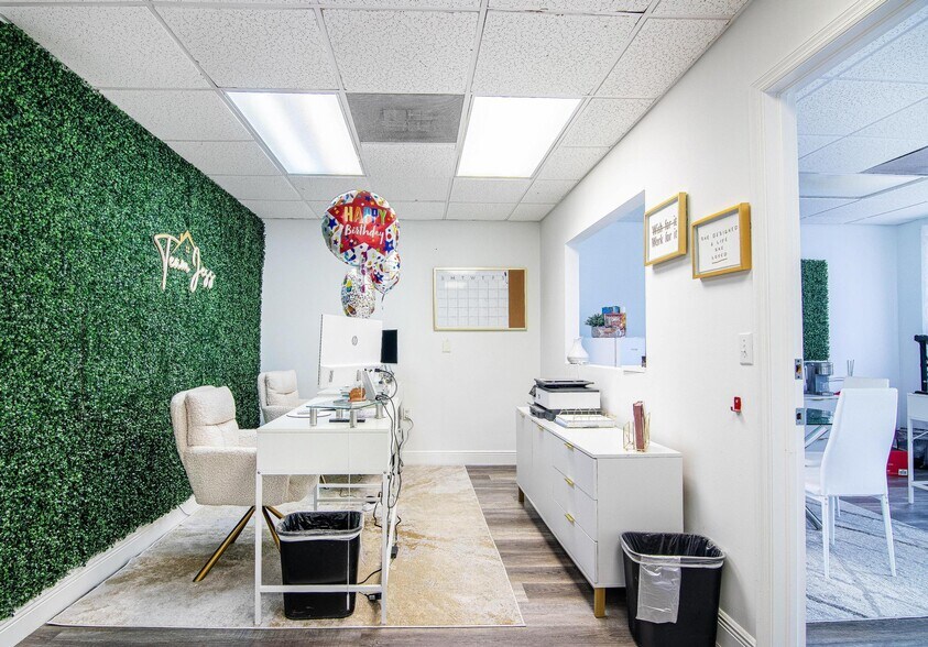 More Photos Of 2326 Del Prado Blvd, Cape Coral Office For Lease