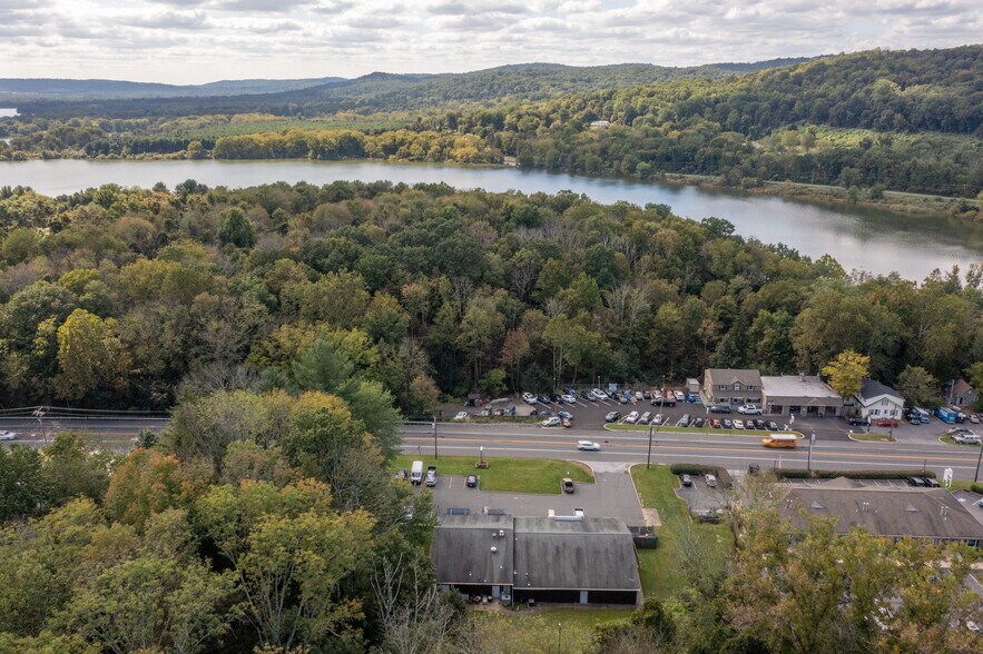 More Photos Of 2002 Rt-31, Clinton Township Unknown For Lease