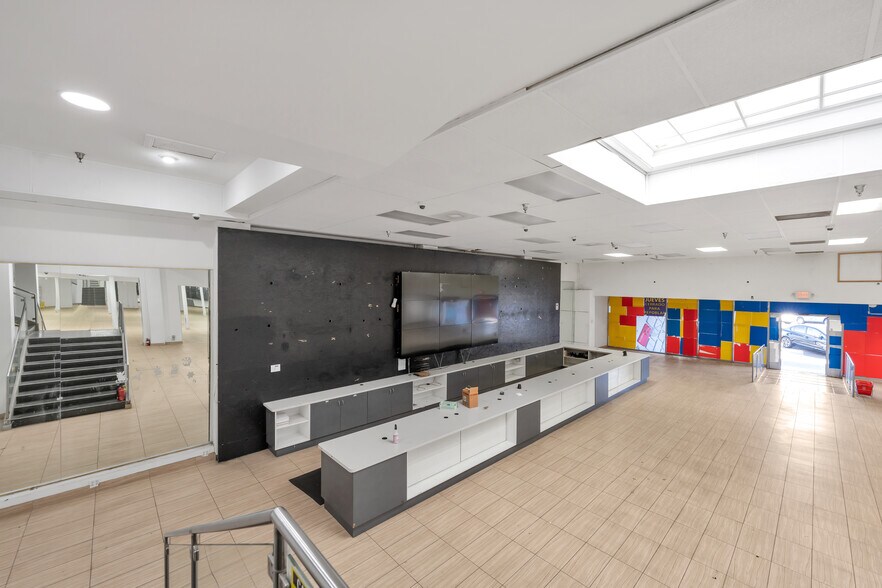 More Photos Of 6315-6323 Pacific Blvd, Huntington Park Storefront For Lease