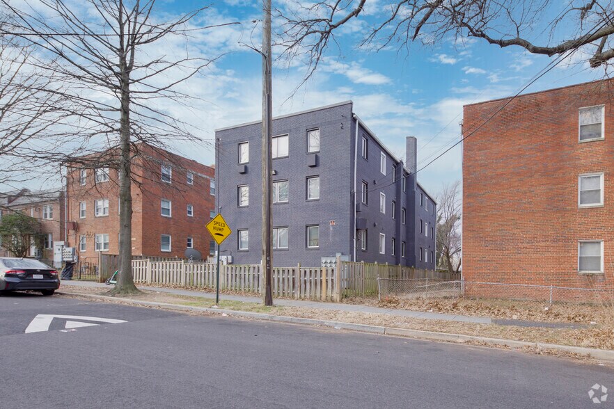 More Photos Of 1907 18th St SE, Washington Apartments For Sale