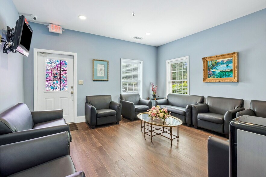 More Photos Of 4225 S Lee St, Buford Freestanding For Sale