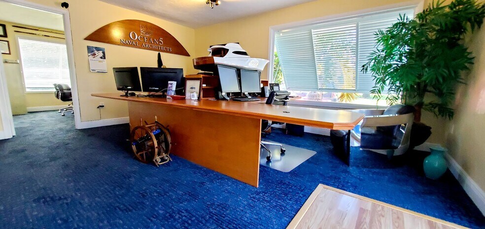 More Photos Of 4575 SE Dixie Hwy, Stuart Office For Sale
