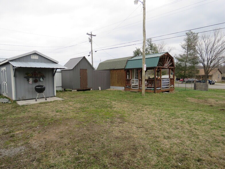 More Photos Of 5497 S Grundy Quarles Hwy, Bloomington Springs Auto Salvage Facility For Sale