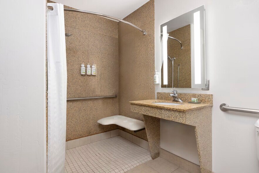 More Photos Of 8858 Spectrum Park Way, Bakersfield Hotel For Sale