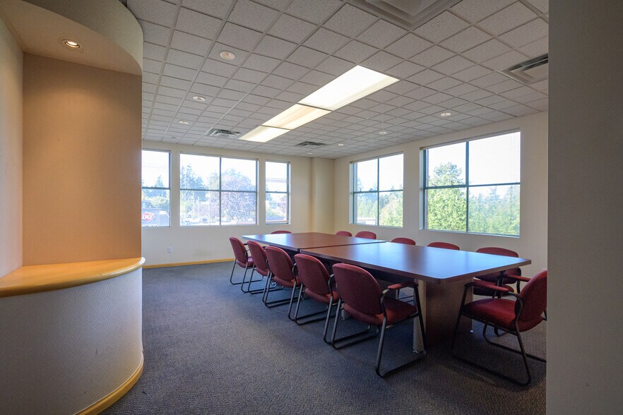 More Photos Of 1530 56th St, Delta Office For Lease