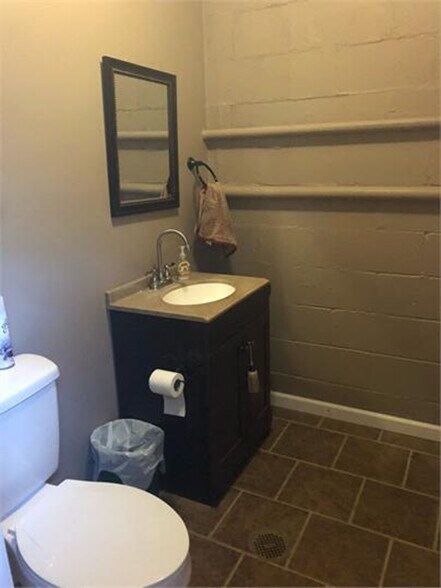 More Photos Of 1112 Nolan Trce, Leesville Office For Lease