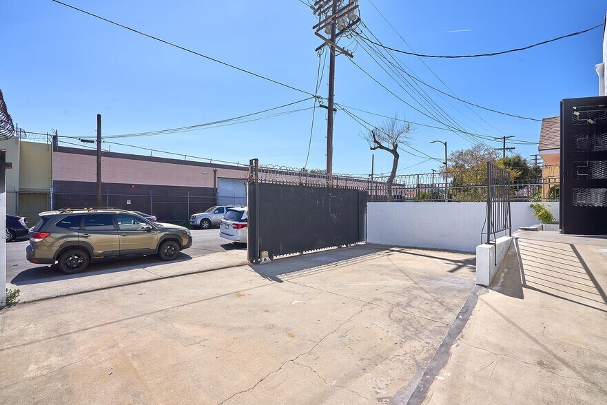 More Photos Of 3001 S San Pedro St, Los Angeles Warehouse For Sale