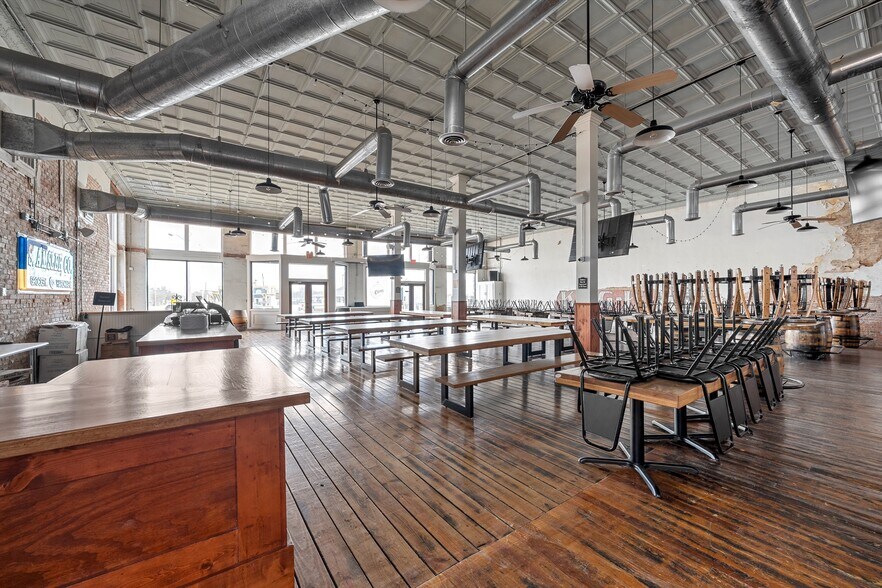 More Photos Of 6735 N Lone Star Pky, Crawford Storefront Retail Office For Sale