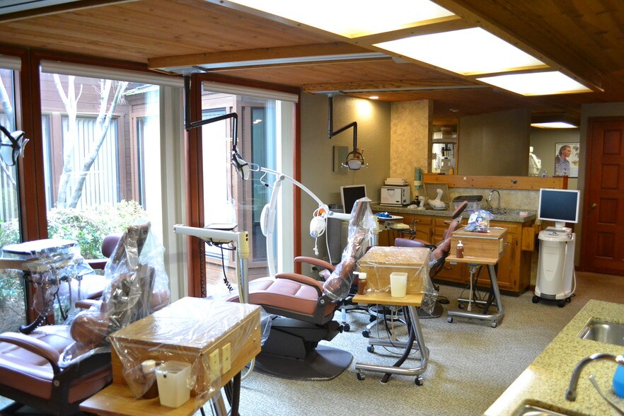 More Photos Of 6161 Clark Rd, Paradise Medical For Lease