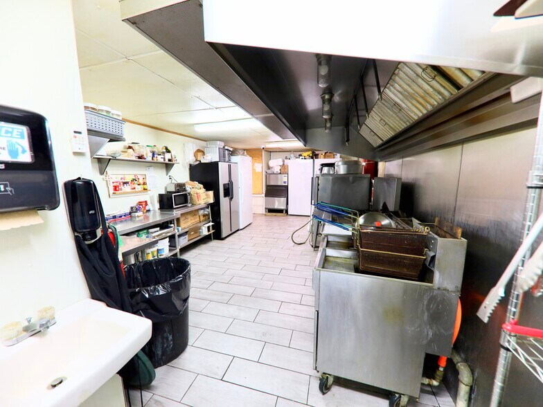 More Photos Of 3047 Highway 1, Grand Isle General Retail For Sale