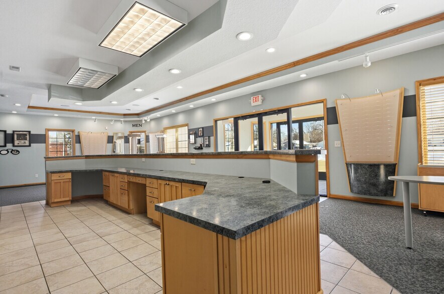 More Photos Of 1700 18th St, Charleston Office For Sale