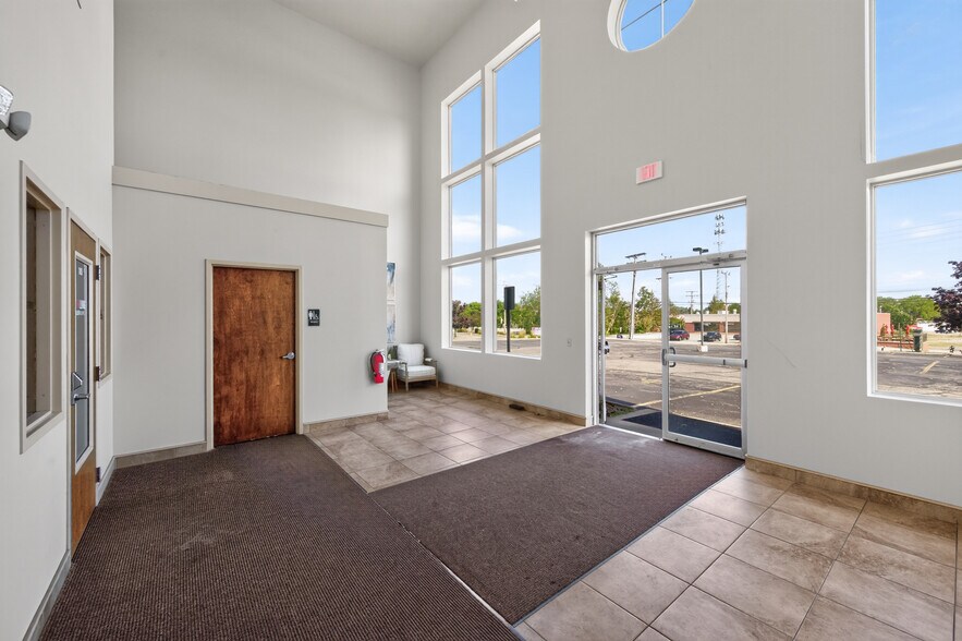 More Photos Of 32875 Solon Rd, Solon Medical For Sale