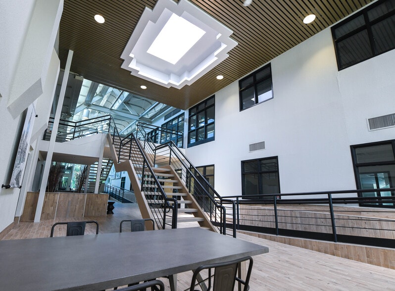 More Photos Of 380 Hunt Club Rd, Ottawa Medical For Sale