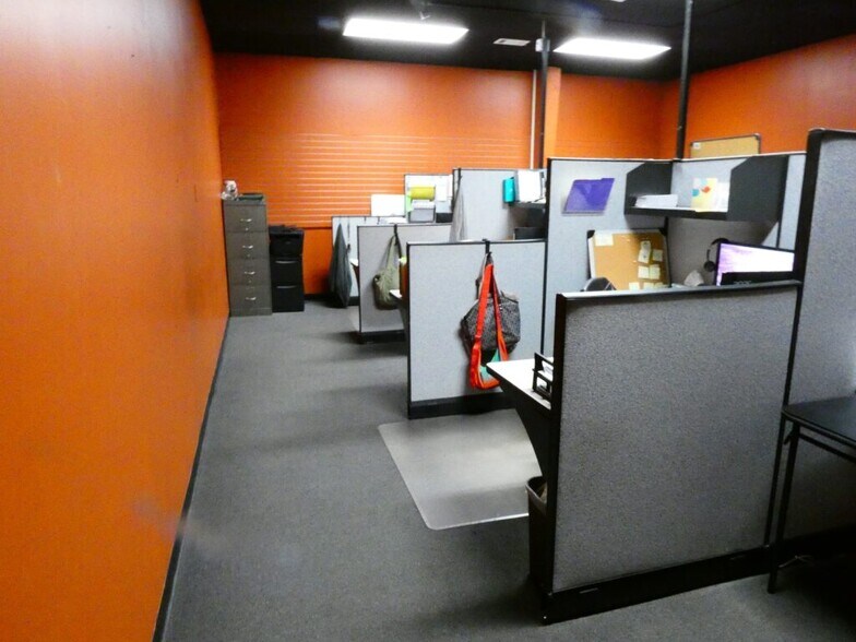 More Photos Of 5707-5719 Jenny Lind Rd, Fort Smith Storefront Retail Office For Sale