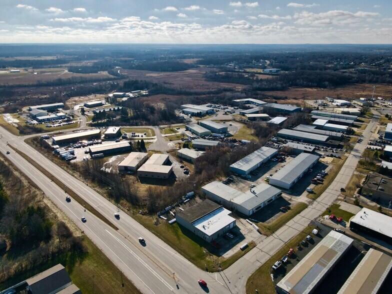 More Photos Of 105 Wilmont Dr, Waukesha Light Manufacturing For Sale