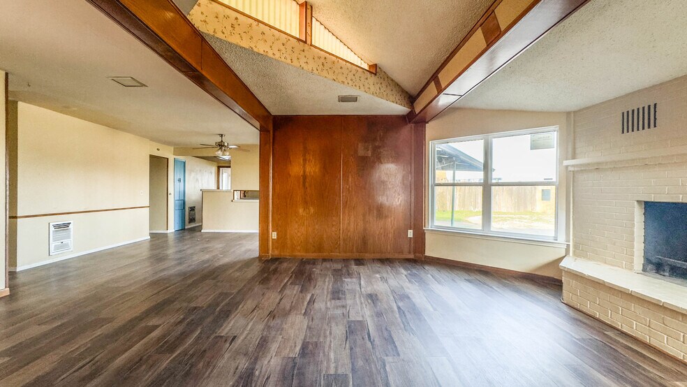 More Photos Of 719 E Highway 67, Duncanville Industrial For Sale