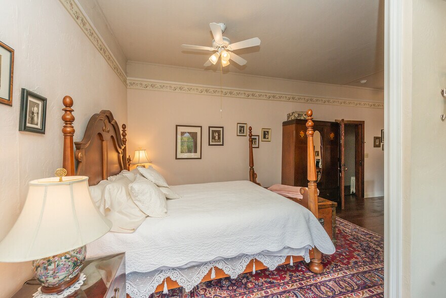 More Photos Of 481 Main St, Weaverville Hotel For Sale