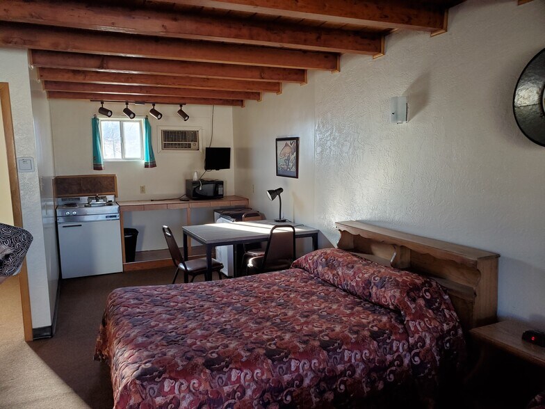 More Photos Of Abe's Motel And Fly Shop, Navajo Dam Hotel For Sale