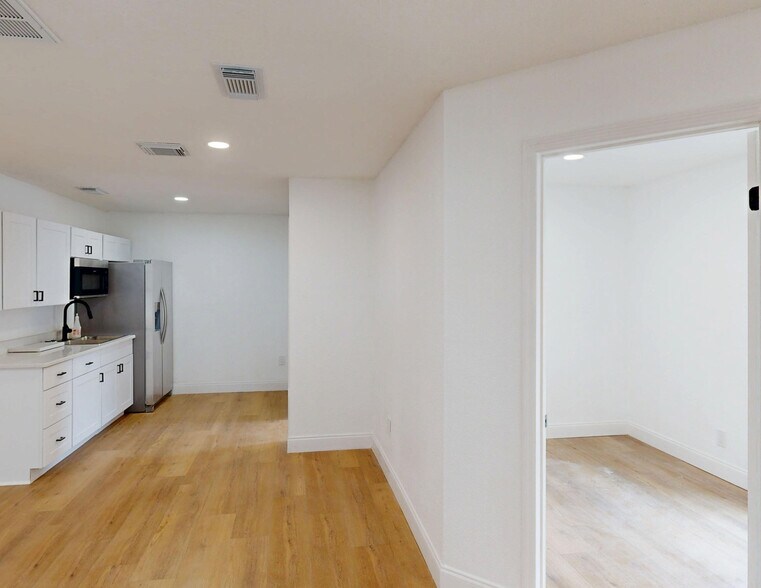 More Photos Of 415 Montgomery Rd, Altamonte Springs Office Residential For Sale