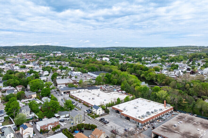 More Photos Of 154 Calvary St, Waltham Research And Development For Lease