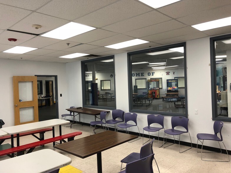 More Photos Of 2725 W Entry Rd, Baldwinsville Sports And Entertainment For Lease