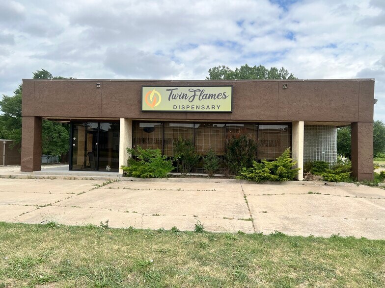 More Photos Of 7378 S Walker Ave, Oklahoma City Office For Lease