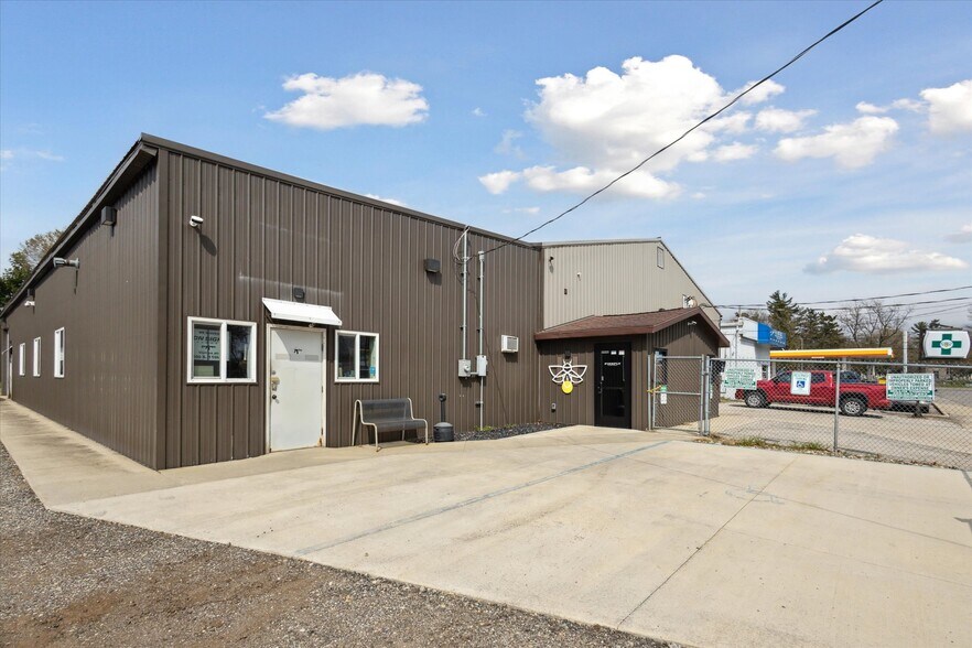 More Photos Of 919 Michigan St, Niles Warehouse For Sale