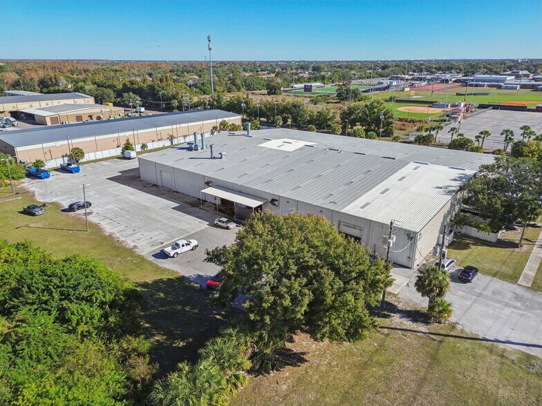 More Photos Of 4811 W Sligh Ave, Tampa Warehouse For Lease