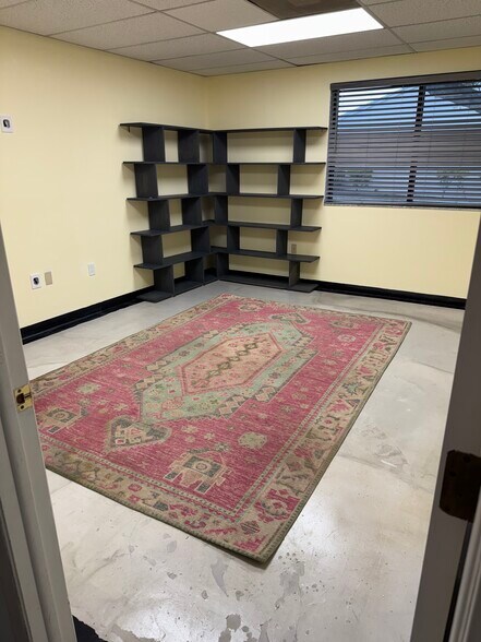 More Photos Of 621 Lakeview Rd, Clearwater Coworking Space