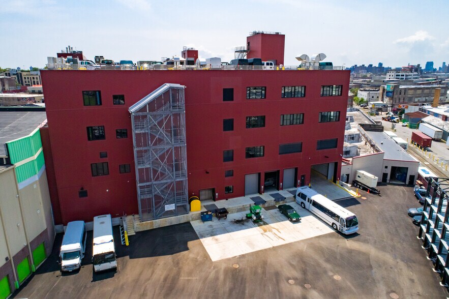 More Photos Of 4805 Metropolitan Ave, Ridgewood Light Distribution For Lease