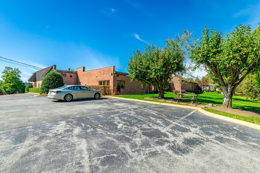 More Photos Of 932 Spring Creek Rd, Chattanooga Office For Sale