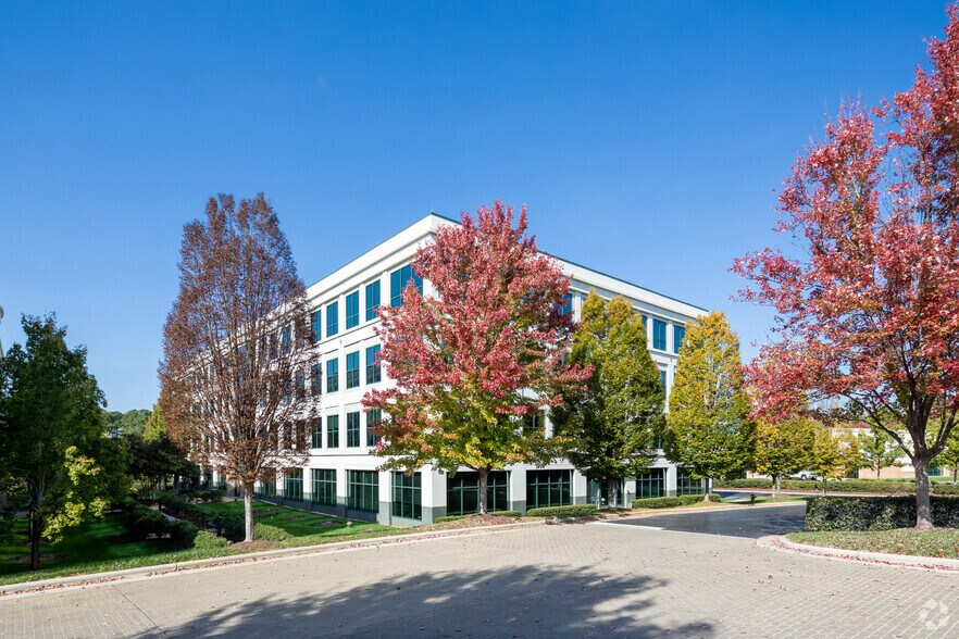More Photos Of 8010 Arco Corporate Dr, Raleigh Office For Lease