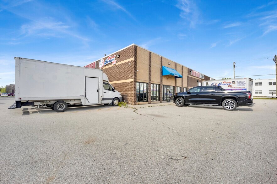 More Photos Of 764-768 Thomas Dr, Bensenville Manufacturing For Lease