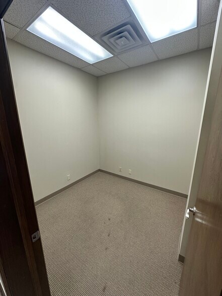 More Photos Of 1660 E 71st St, Tulsa Unknown For Lease