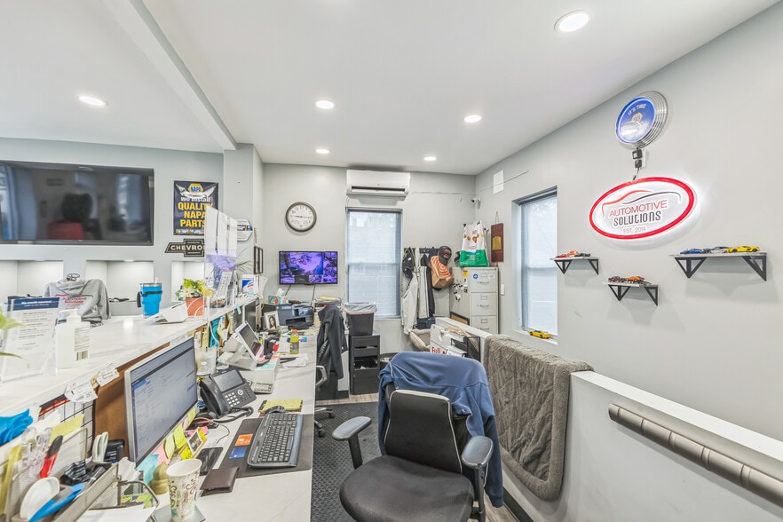 More Photos Of 6023 Belair Rd, Baltimore Auto Repair For Sale