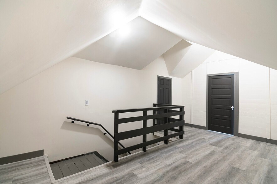 More Photos Of 1732 N Wilton Pl, Los Angeles Apartments For Sale