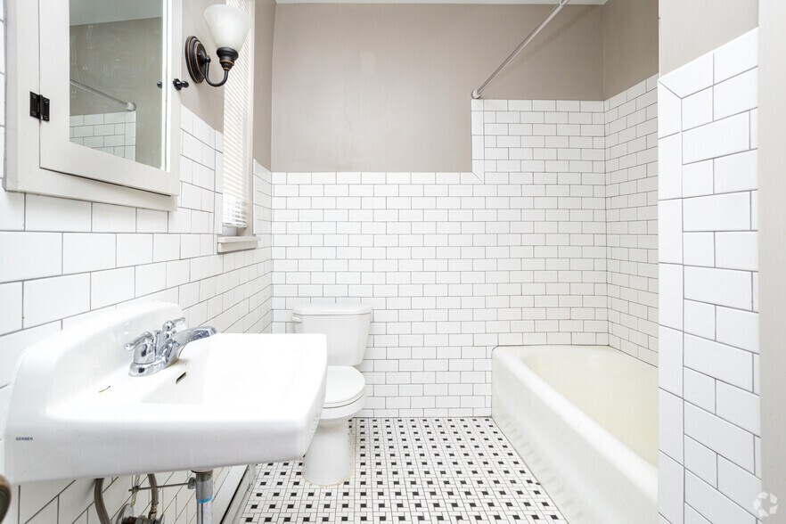 More Photos Of 531 3rd St, Niagara Falls Apartments For Sale